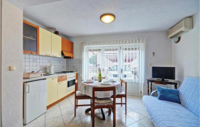 Beautiful Apartment In Pula With Kitchen